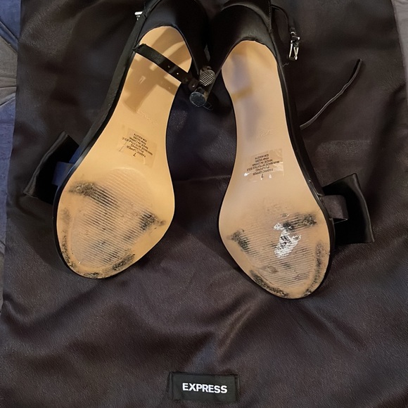 Express Shoes - Picture 3 of 4